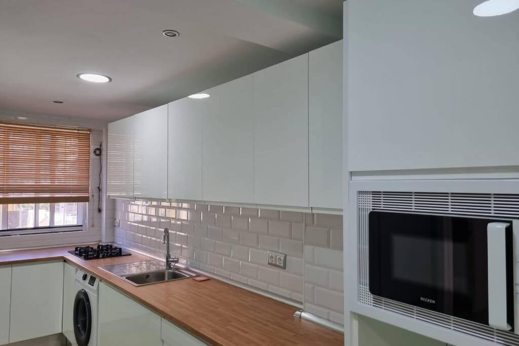 Apartamento A Un Paseo De La Playa Apartment ฟูเอนฮิโรลา ภายนอก รูปภาพ