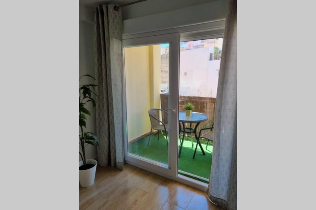 Apartamento A Un Paseo De La Playa Apartment ฟูเอนฮิโรลา ภายนอก รูปภาพ