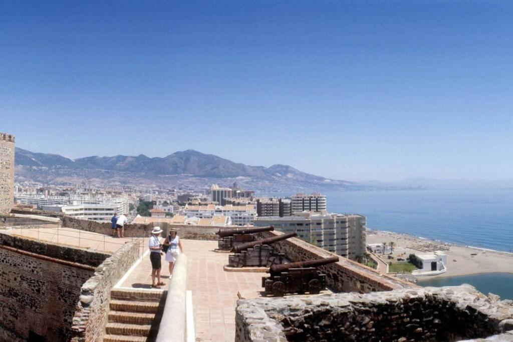 Apartamento A Un Paseo De La Playa Apartment ฟูเอนฮิโรลา ภายนอก รูปภาพ
